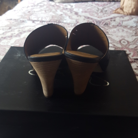 Shoes - Picture 3 of 4